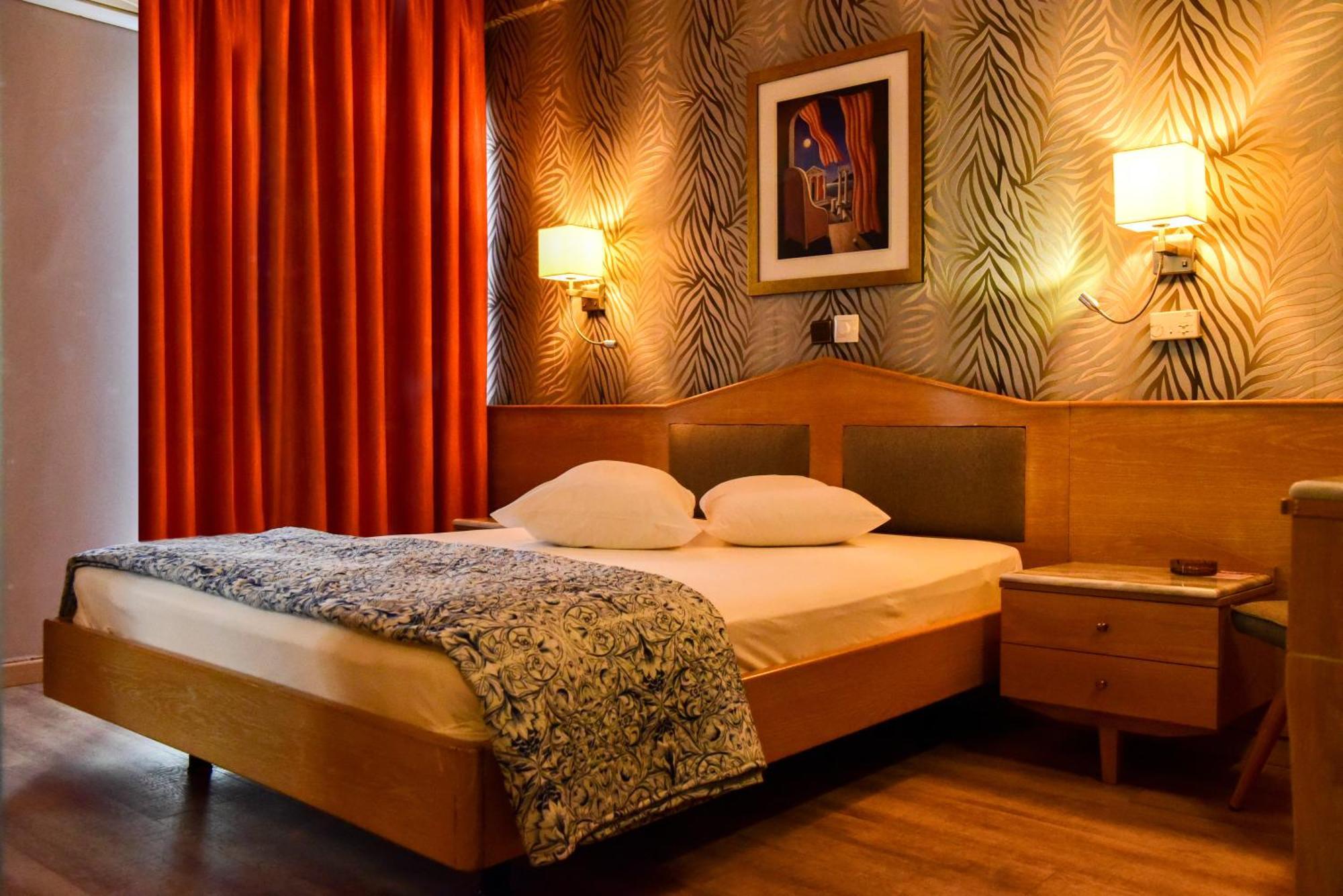 Eva Hotel Pire Dış mekan fotoğraf