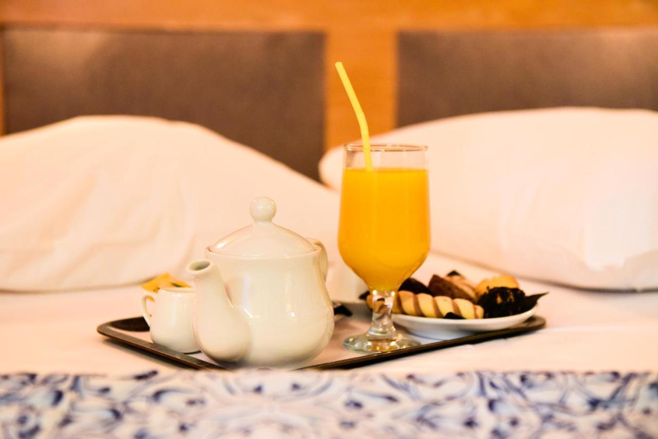 Eva Hotel Pire Dış mekan fotoğraf