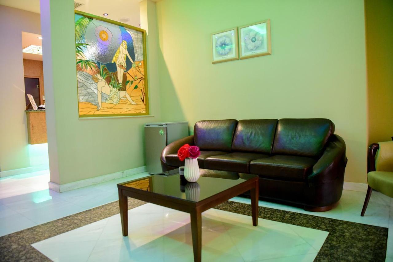 Eva Hotel Pire Dış mekan fotoğraf